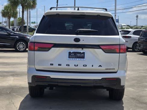 Used 2026 Toyota Sequoia Platinum AWD/4WD image 5