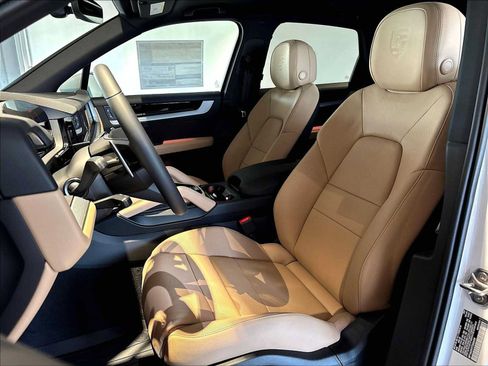 New 2026 Porsche Cayenne AWD/4WD image 5
