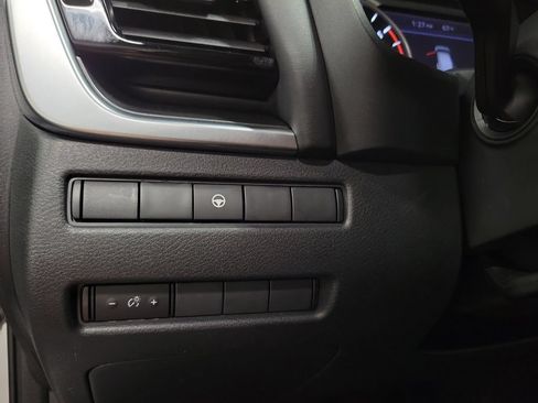 Used 2022 Nissan Rogue SV AWD/4WD image 25