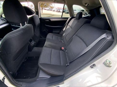 Used 2019 Subaru Outback 2.5i Premium image 20