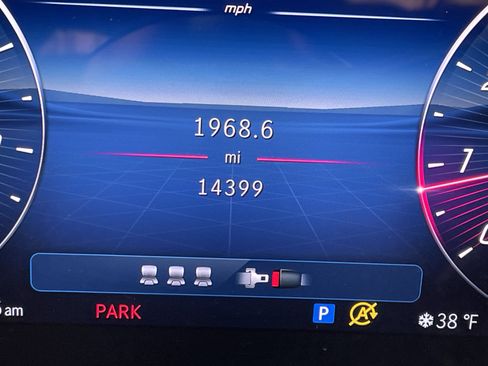 Certified 2025 Mercedes-Benz GLC 300 image 27