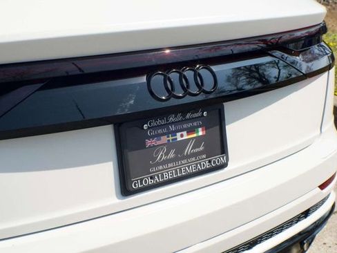 Used 2020 Audi Q8 Prestige image 12