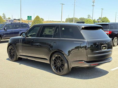 New 2026 Land Rover Range Rover Long Wheelbase SE AWD/4WD image 3