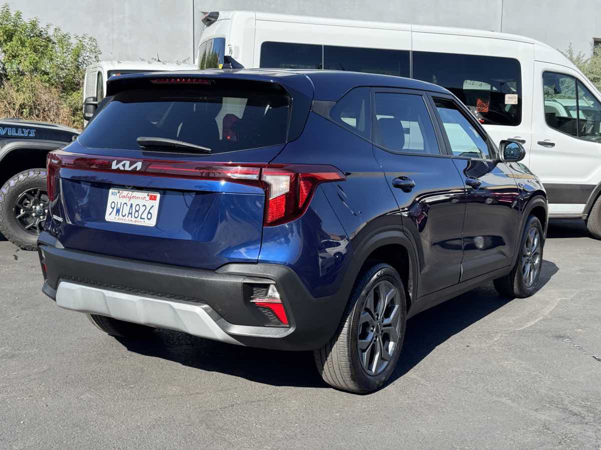 Used 2026 Kia Seltos LX FWD image 11