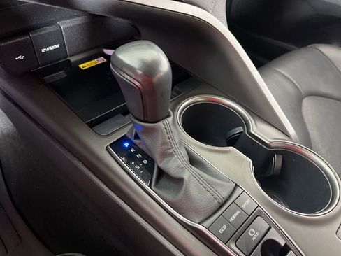 Used 2022 Toyota Camry XSE image 31