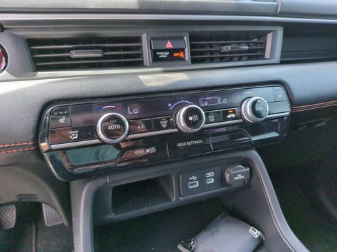 Used 2025 Honda Pilot Sport image 28