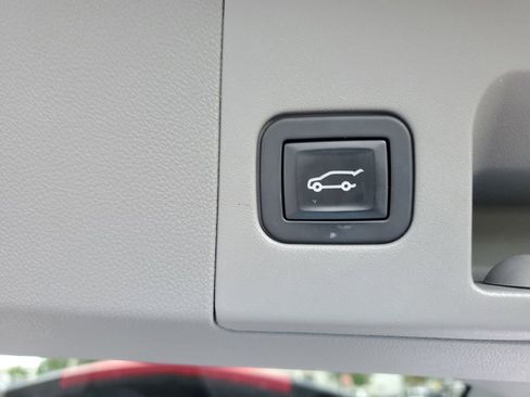 Used 2018 Cadillac XT5 Luxury w/ Driver Awareness Package image 26