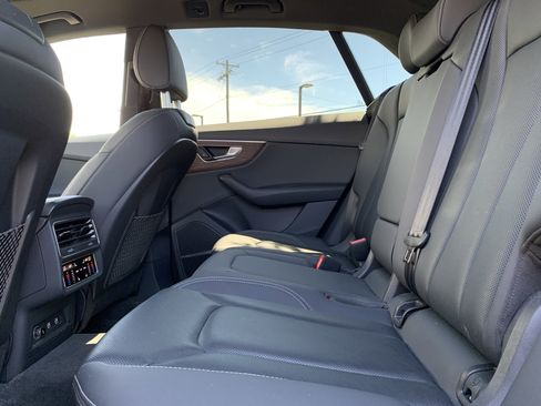 Used 2019 Audi Q8 Premium Plus image 32