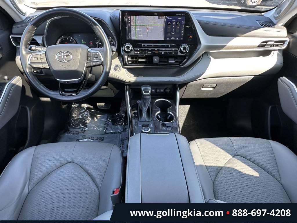 Used 2021 Toyota Highlander Limited AWD/4WD image 12