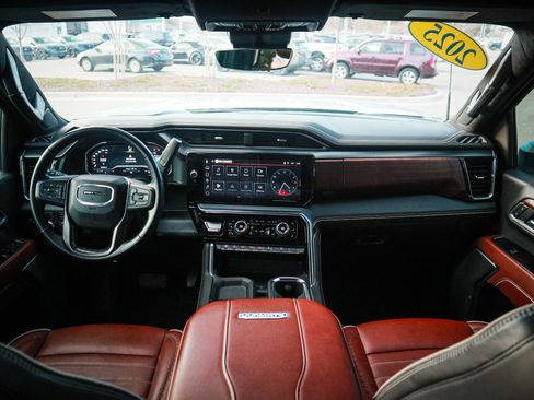 Used 2025 GMC Sierra 2500 Denali Ultimate image 29