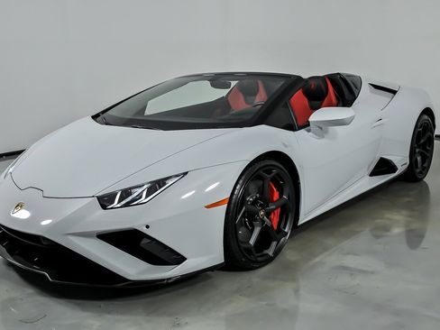 Used 2023 Lamborghini Huracan EVO RWD image 6