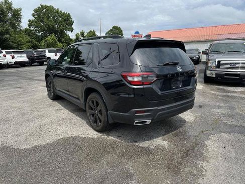 Used 2025 Honda Pilot Black Edition image 4