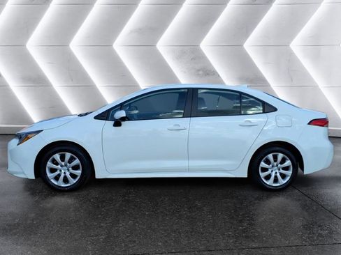 Used 2024 Toyota Corolla LE image 2