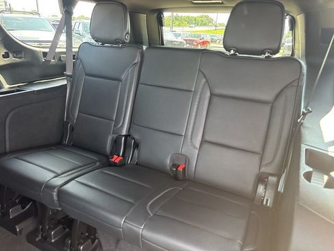 Used 2026 GMC Yukon XL Denali w/ Denali Reserve Package AWD/4WD image 17