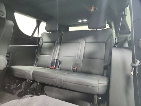 Used 2025 GMC Yukon XL Denali AWD/4WD image 40