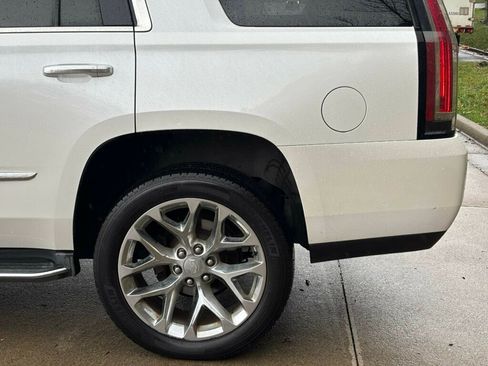 Used 2016 Cadillac Escalade Luxury image 39