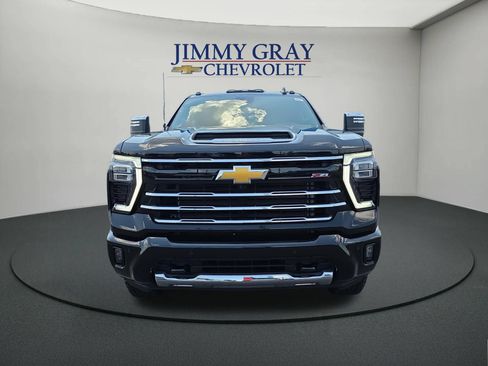 New 2026 Chevrolet Silverado 2500 LT w/ Z71 Chrome Sport Edition AWD/4WD image 8