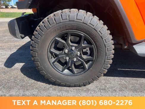 Used 2025 Jeep Gladiator Sport AWD/4WD image 9