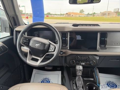 Used 2024 Ford Bronco Wildtrak AWD/4WD image 16