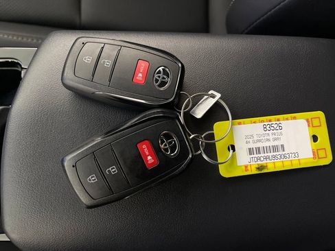 Used 2025 Toyota Prius XLE image 24