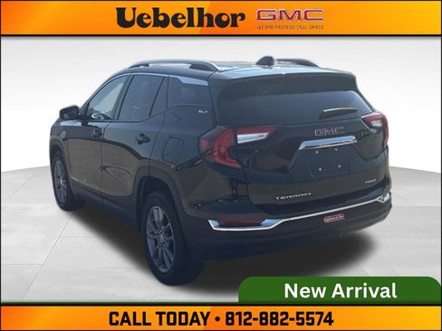 Used 2024 GMC Terrain SLT AWD/4WD image 8