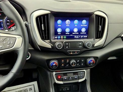 Used 2024 GMC Terrain SLT w/ Infotainment Package II AWD/4WD image 18