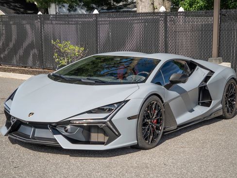 Used 2024 Lamborghini Revuelto AWD/4WD image 9