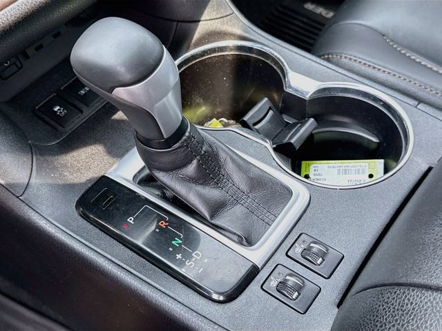 Used 2019 Toyota Highlander XLE AWD/4WD image 25