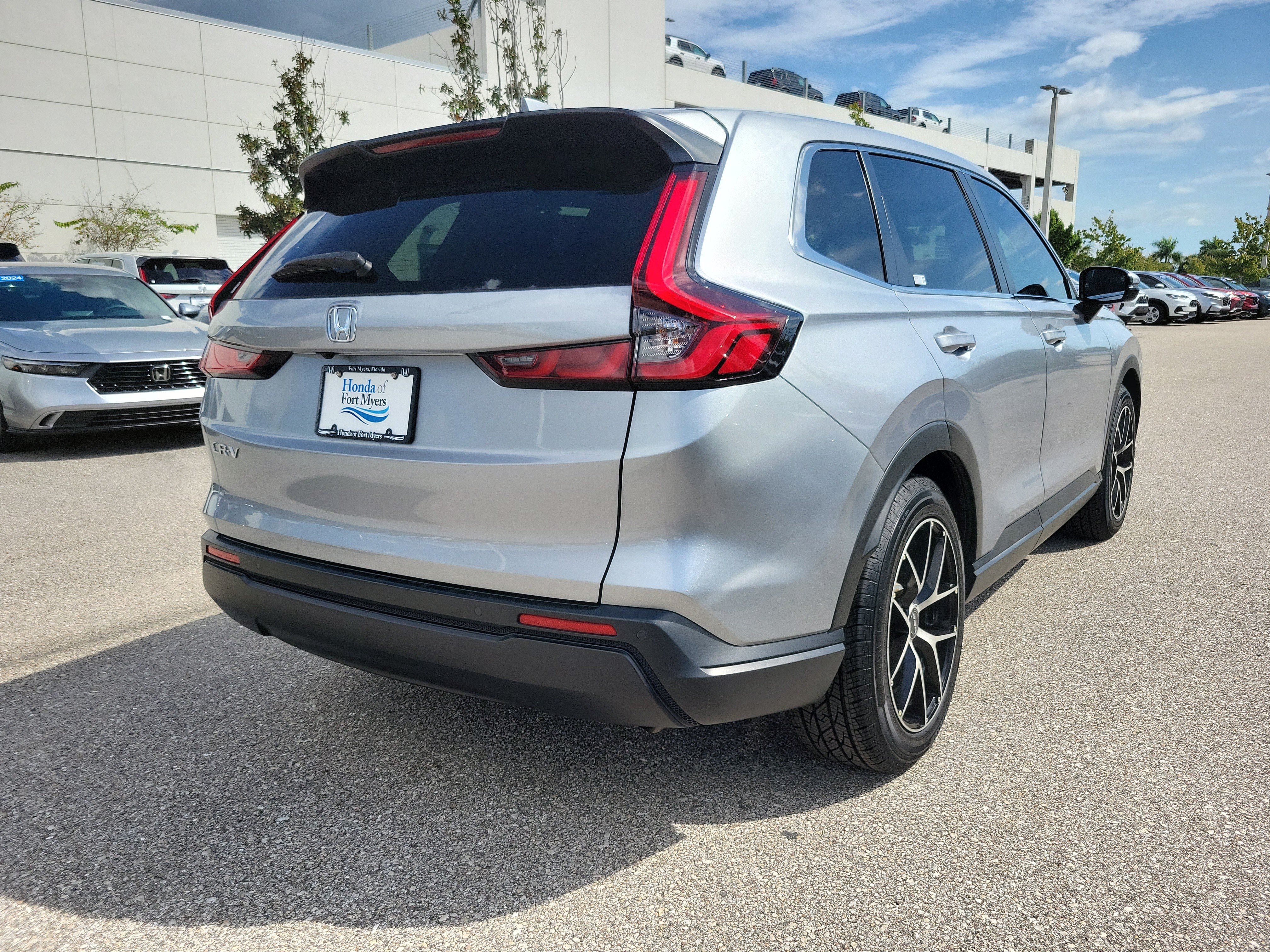 Used 2024 Honda CR-V EX-L image 6