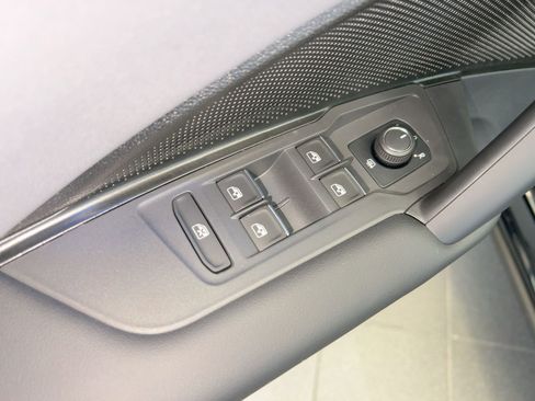 New 2026 Volkswagen Tiguan SE R-Line image 13