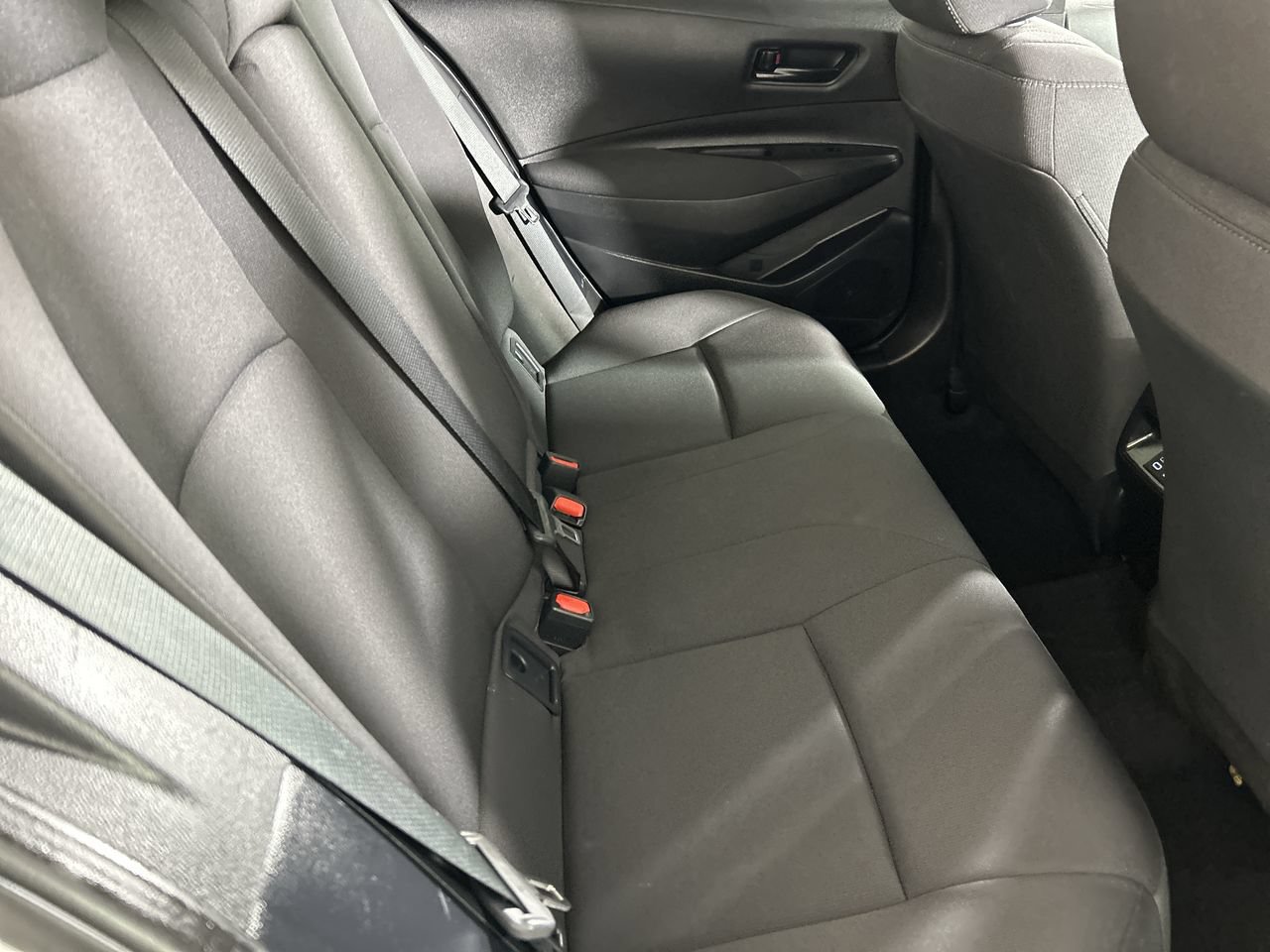 Used 2026 Toyota Corolla LE w/ Carpet Mat Package (TMS) FWD image 25