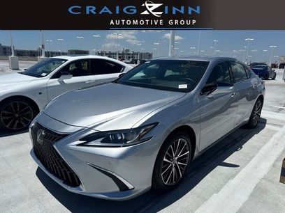 Used 2025 Lexus ES 300h w/ Premium Package