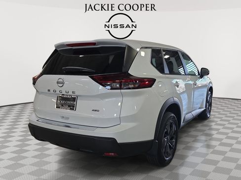 New 2026 Nissan Rogue SV image 5