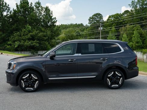 Used 2025 Kia Telluride S FWD image 5