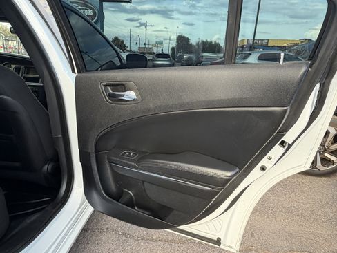 Used 2014 Dodge Charger SE RWD image 14