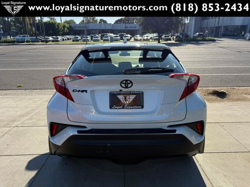 Used 2020 Toyota C-HR XLE FWD image 6
