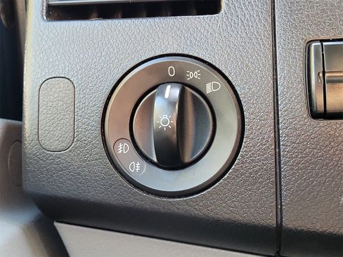 Used 2013 Mercedes-Benz Sprinter 2500 image 29