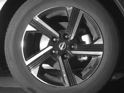 Used 2025 Nissan Sentra SV FWD image 16