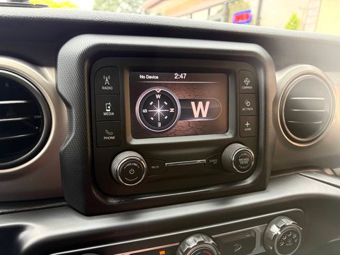 Used 2020 Jeep Wrangler Unlimited Sport S AWD/4WD image 19