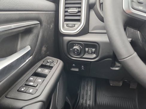 New 2026 RAM 1500 2WD Crew Cab image 18
