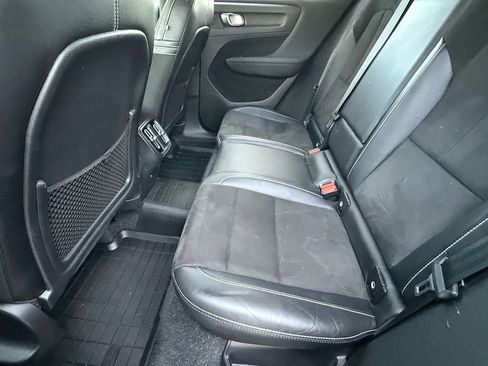 Used 2021 Volvo XC40 T4 R-Design w/ Advanced Package image 13