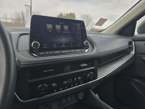 Used 2024 Nissan Rogue SV image 23