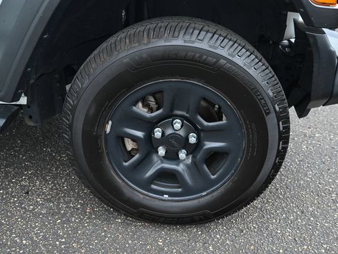 Used 2022 Jeep Wrangler Sport AWD/4WD image 15