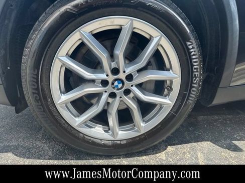 Used 2022 BMW X5 xDrive40i w/ Executive Package AWD/4WD image 17