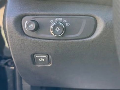 Used 2023 Chevrolet Blazer LT w/ Convenience Package image 11