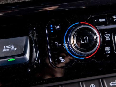 Used 2023 GMC Sierra 1500 AT4 w/ AT4 Preferred Package image 13