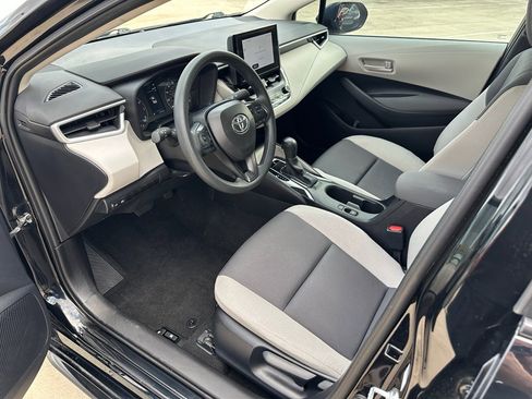 Used 2024 Toyota Corolla LE image 11