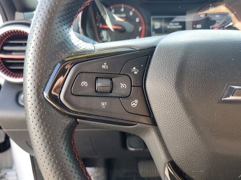 Used 2024 Chevrolet Trax RS image 29