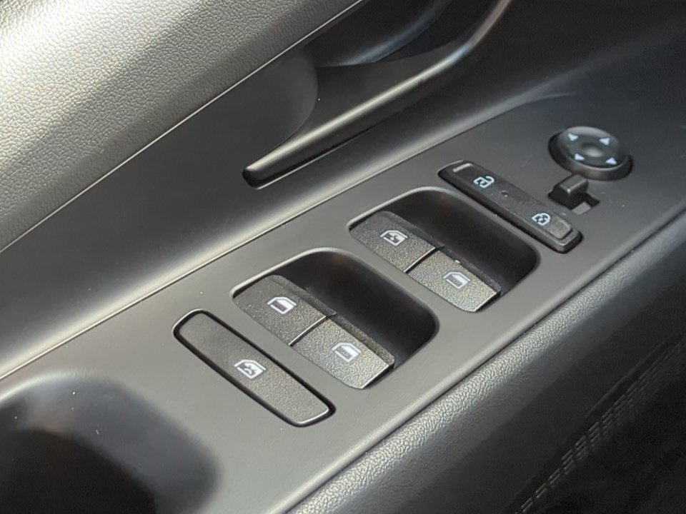 Certified 2026 Hyundai Elantra SEL Sport FWD image 29