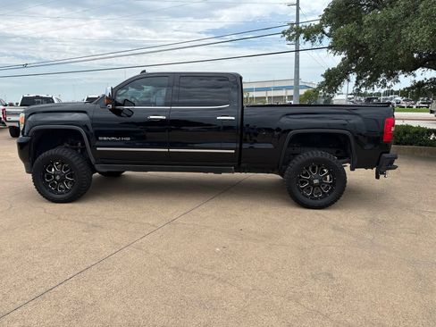 Used 2016 GMC Sierra 2500 Denali w/ Duramax Plus Package AWD/4WD image 4